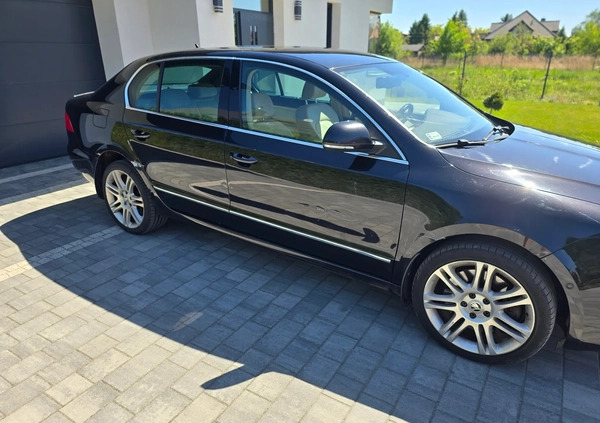 Skoda Superb cena 22700 przebieg: 297658, rok produkcji 2009 z Koluszki małe 254